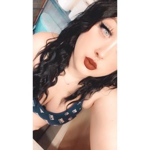 Meet your Posher, Karissa